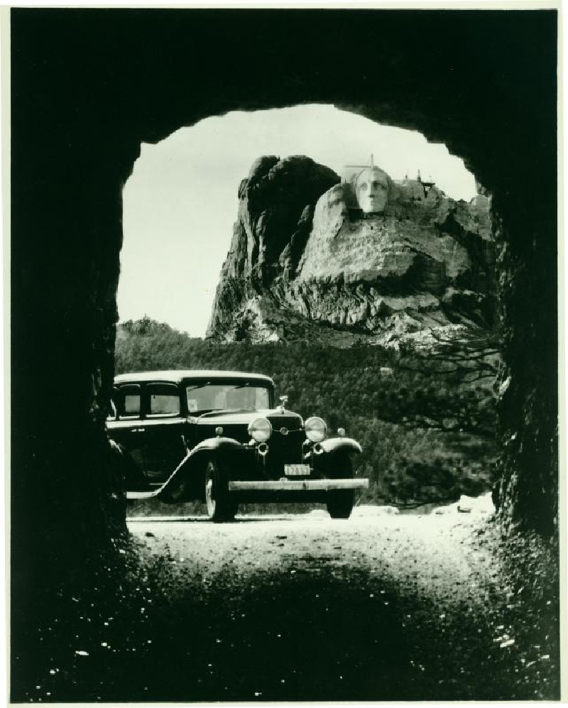 Mount-Rushmore/800x600_Mount_Rushmore construction 01.jpg